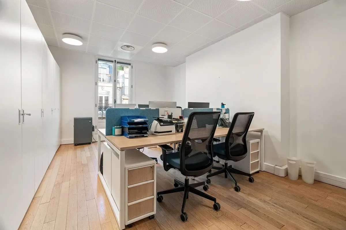 15 rue Drouot · Sora · 4e étage · 20 postes · photo 1