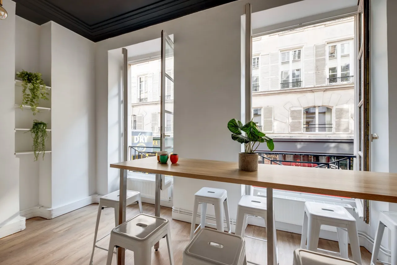 17 rue Martel · Come&Work · 1er étage · 26 postes · photo 1