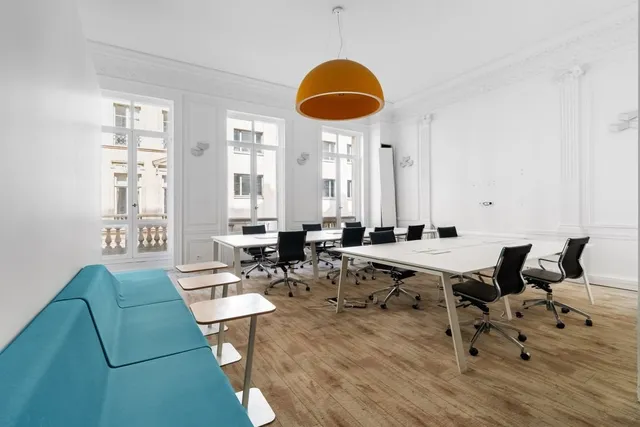 42 rue de Bassano · photo 1